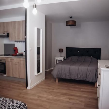Cosy Et Moderne En Centre Ville, Fibre Haut Debit Ernée Kültér fotó