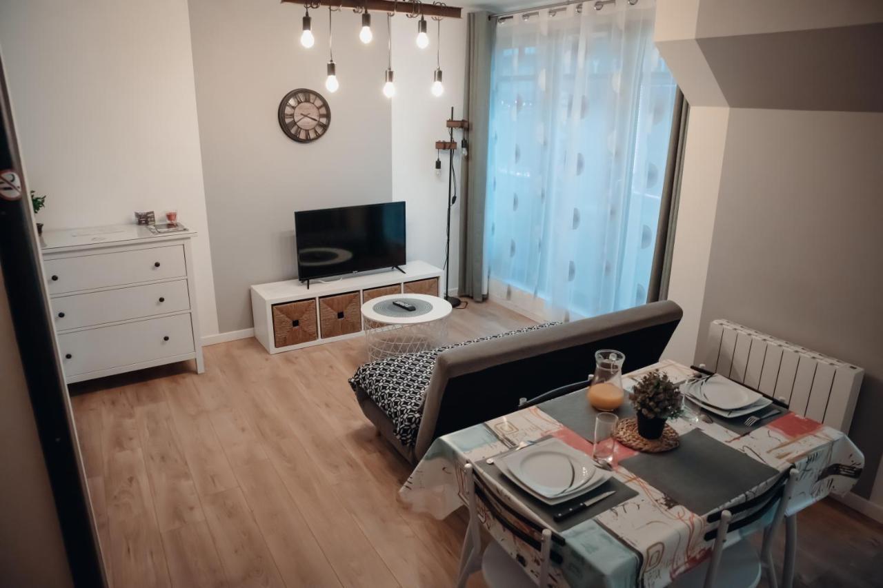 Cosy Et Moderne En Centre Ville, Fibre Haut Debit Ernée Kültér fotó