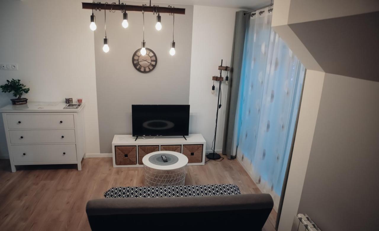 Cosy Et Moderne En Centre Ville, Fibre Haut Debit Ernée Kültér fotó