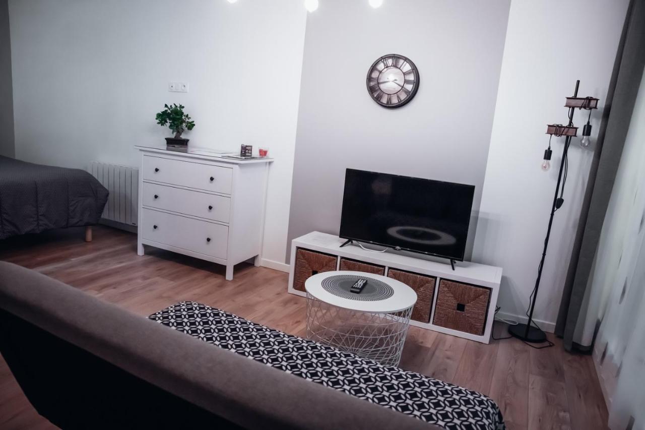 Cosy Et Moderne En Centre Ville, Fibre Haut Debit Ernée Kültér fotó